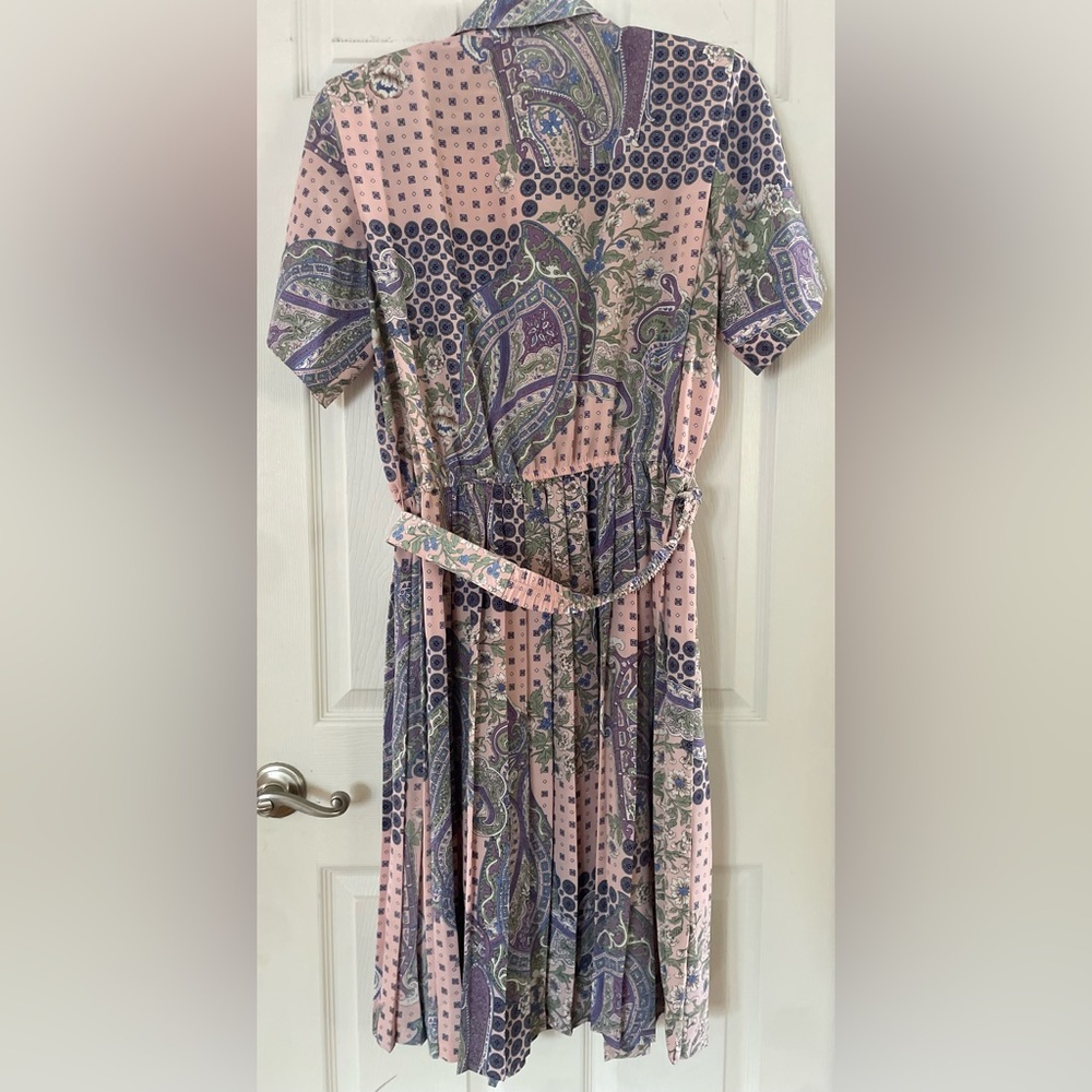 Vintage Leslie Fay Pink and Purple Paisley Button-Front Midi Dress - Picture 7 of 7